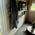 Tiny Housse Serenity Avec Jacuzzi Et Piscine Alojamento de Turismo Selvagem