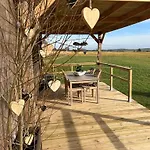 Tiny Housse Serenity Avec Jacuzzi Et Piscine Lodge Tinlot