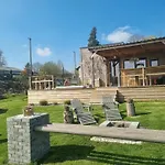Tiny Housse Serenity Avec Jacuzzi Et Piscine