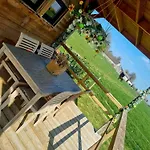 Tiny Housse Serenity Avec Jacuzzi Et Piscine Tinlot