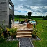 Tiny Housse Serenity Avec Jacuzzi Et Piscine *