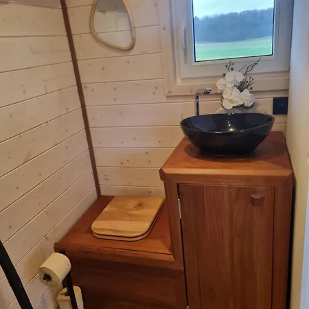 Tiny Housse Serenity Avec Jacuzzi Et Piscine