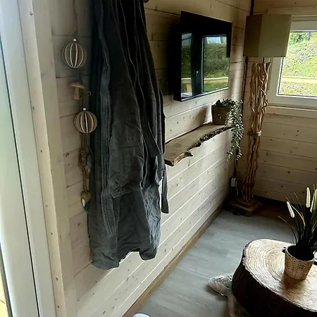 Tiny Housse Serenity Avec Jacuzzi Lodge