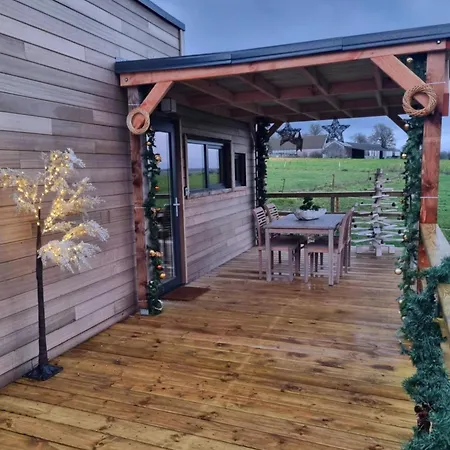 Tiny Housse Serenity Avec Jacuzzi Lodge Tinlot