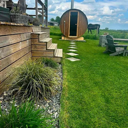 Tiny Housse Serenity Avec Jacuzzi Et Piscine