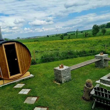 Lodge Tiny Housse Serenity Avec Jacuzzi Et Piscine Tinlot