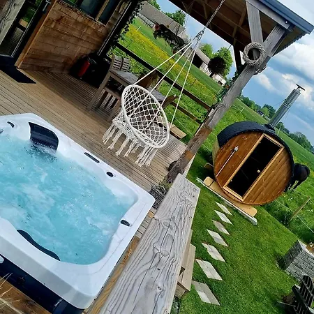 Lodge Tiny Housse Serenity Avec Jacuzzi Et Piscine Tinlot