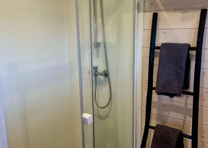 Lodge Tiny Housse Serenity Avec Jacuzzi Et Piscine