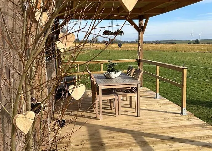 Tiny Housse Serenity Avec Jacuzzi Et Piscine Lodge Tinlot